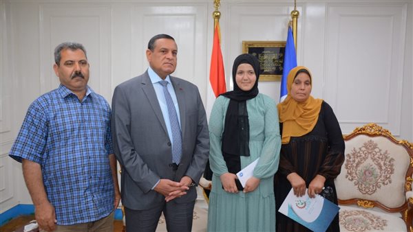 محافظ البحيرة يستقبل