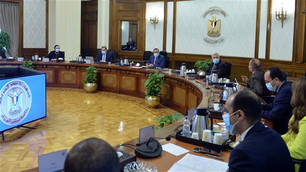 رئيس الوزراء يتابع