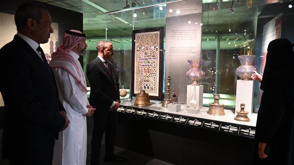 وفد من وزارة السياحة