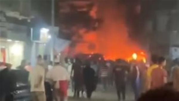 جانب من حريق مصنع