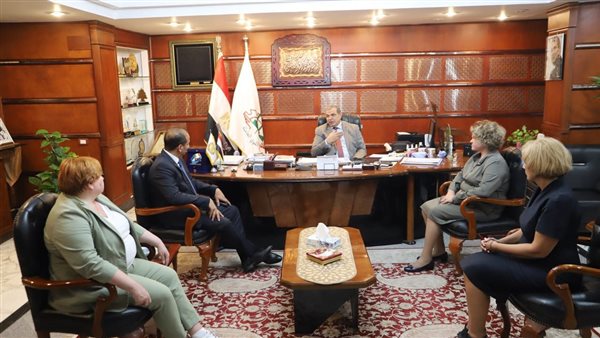 اجتماع وزير القوى