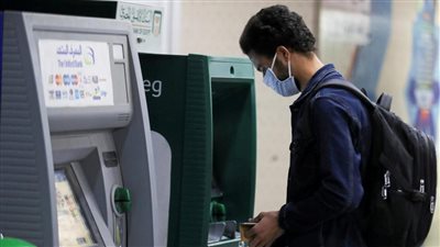 عاجل.. فرض عمولة 5 جنيهات عند السحب من ماكينات ATM للبنوك الأخرى