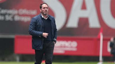  صحيفة برتغالية: ريكاردو سواريس يقود الأهلي بدءً من مباراة الجونة