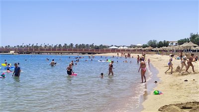 الألماني يكسب.. ارتفاع نسب الإشغال السياحي داخل منتجعات الغردقة| بث مباشر