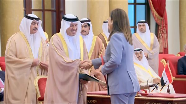 وزيرة التخطيط ووزير