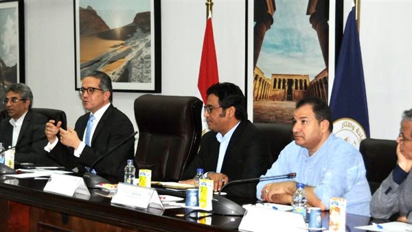 جانب من اجتماع وزير