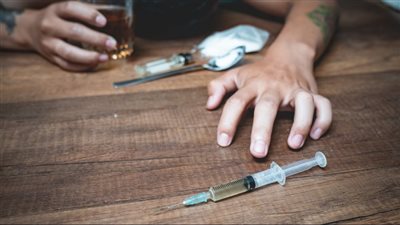 بسبب المخدرات.. شاب يحاول إنهاء حياته داخل مسجد بدمياط 