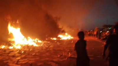 احتراق جميع الوثائق الرسمية.. مسؤول ليبي يكشف تفاصيل الاحتجاجات أمام مقر مجلس النواب