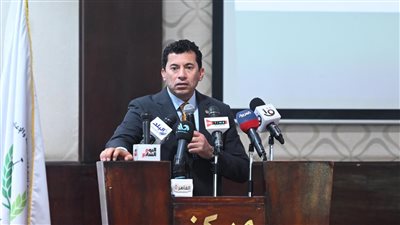 أشرف صبحي: وزارة الشباب مستعدة لتحمل جزء من راتب مدرب المنتخب بشرط 