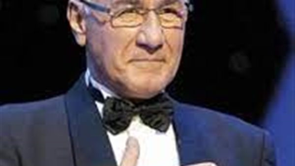 الفنان عزت أبو عوف