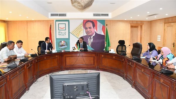 اجتماع محافظ الفيوم