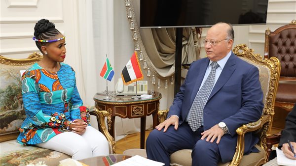 محافظ القاهرة ونظيرته