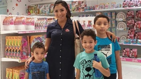 الأم وأطفالها