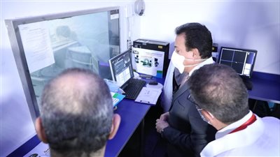 خالد عبد الغفار يتفقد مستشفى أورام الإسماعيلية ويشيد بمستوى الخدمات الصحية والتجهيزات الطبية