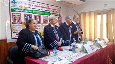 نائب وزير التعليم يشارك في مناقشة رسالة دكتوراه الفلسفة في التربية