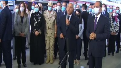 الرئيس السيسي يستعرض البنية الإنشائية لمحطة بدر | صور 
