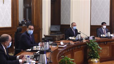 رئيس الوزراء يتابع إجراءات توفير السلع الاستراتيجية وموقف برامج الحماية الاجتماعية للشرائح المستهدفة