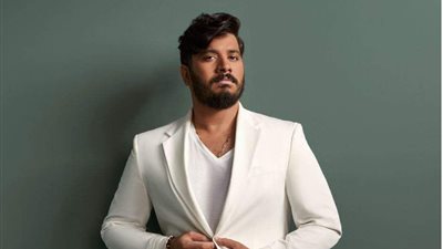 على طريقة أحمد سعد.. مصطفى حجاج يشارك جمهوره برقصة على أغنيته الجديدة 