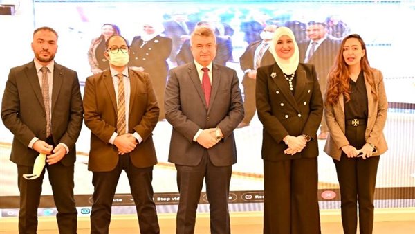 بجانب من توقيع الاتفاقية