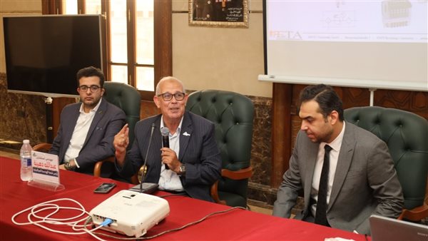 جانب من الورشة 