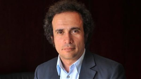 الدكتور عمرو حمزاوي