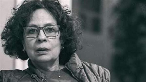 مصممة الأزياء ناهد