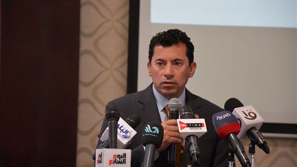 أشرف صبحي وزير الشباب