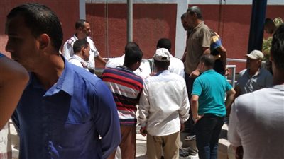 كانوا خارجين من صلاة الظهر.. تفاصيل مصرع 4 عمال انهارت عليهم غرفة صرف صحي بالقناطر