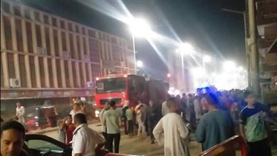 انتداب المعمل الجنائي لفحص أسباب حريق محل بـ قليوب دون خسائر بشرية 