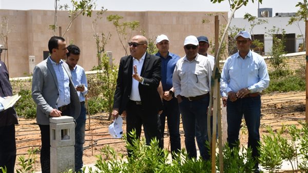 وزير الإسكان والمرافق