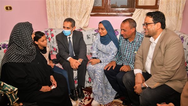 محافظ الغربية يهنئ