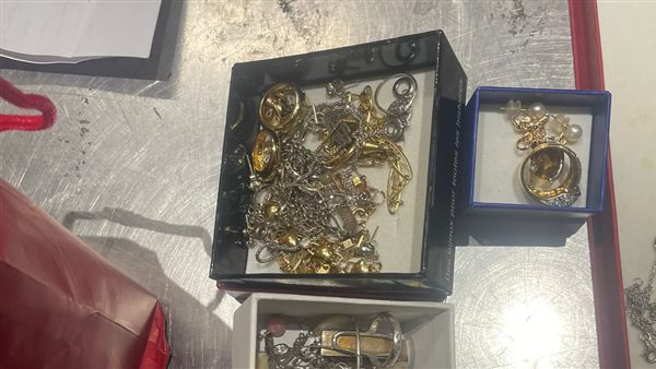  المشغولات الذهبية