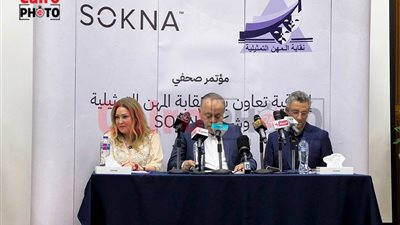 أشرف زكي عن التعاقد مع شركة لتأمين جنازات الفنانين: فوضى المندسين السبب