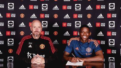 رسميًا.. مانشستر يونايتد يتعاقد مع مالاسيا قادمًا من فينورد الهولندي