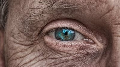 3 فيتامينات تقلل من خطر الإصابة بالضمور البقعي مع التقدم في العمر