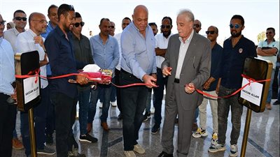 محافظ جنوب سيناء يفتتح المنصة الرئيسية وقاعة كبار الزوار بمضمار الهجن بشرم الشيخ