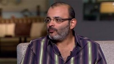 أيمن بهجت قمر لـ سارقي أغانيه: أنتم بِجحين.. ولما تغلطوا تتكسفوا وتعتذروا