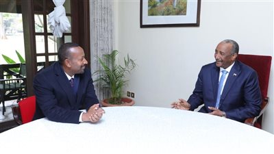 بعد اشتباكات حدودية وإعدام 7 أسرى عسكريين.. اجتماع سوداني إثيوبي مُغلق في نيروبي