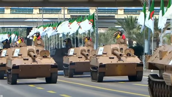 استعراض جزائري عسكري