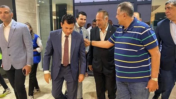 وزير الشباب والرياضة