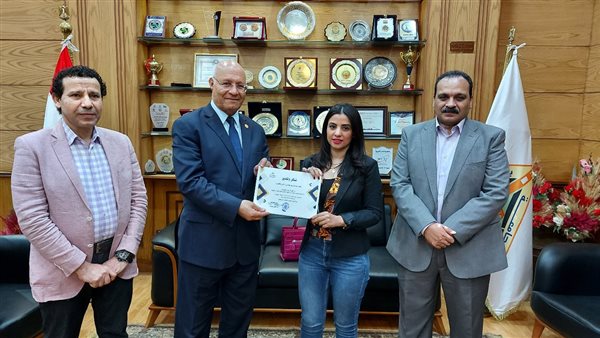 رئيس جامعة بنها