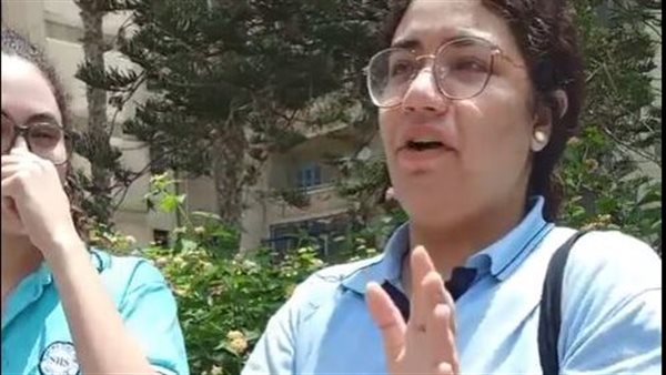 طالبة بالثانوية العامة