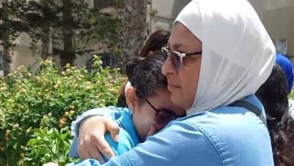 انهيار طالبات الثانوية