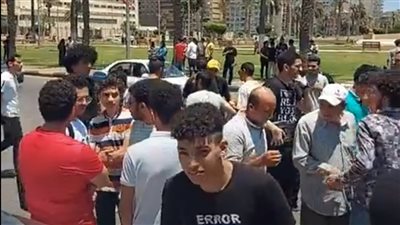 امتحان الإنجليزي يرسم البسمة على وجوه طلاب الثانوية العامة ببورسعيد | صور وفيديو 