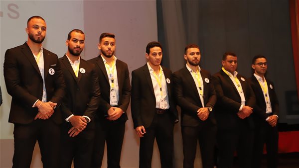 طلاب صيدلة عين شمس