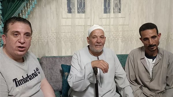 تقديم التهاني بين