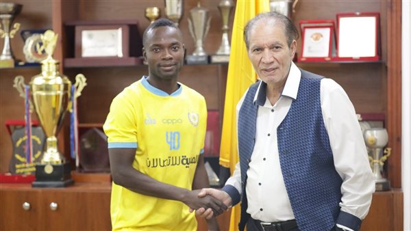 يحيى الكومي مع أحد