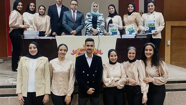 الطلبة وأعضاء هيئة