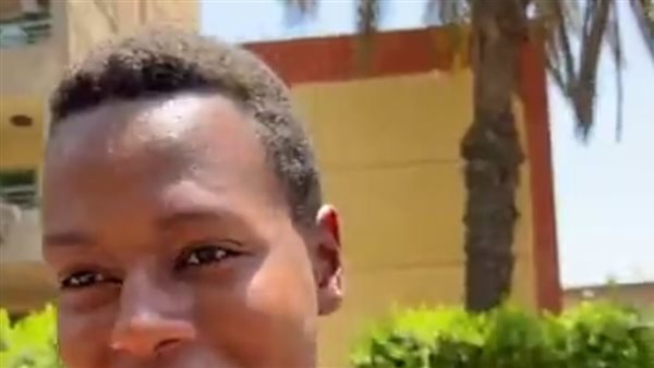 طالب بالثانوية العامة