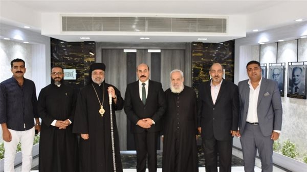 محافظ أسوان